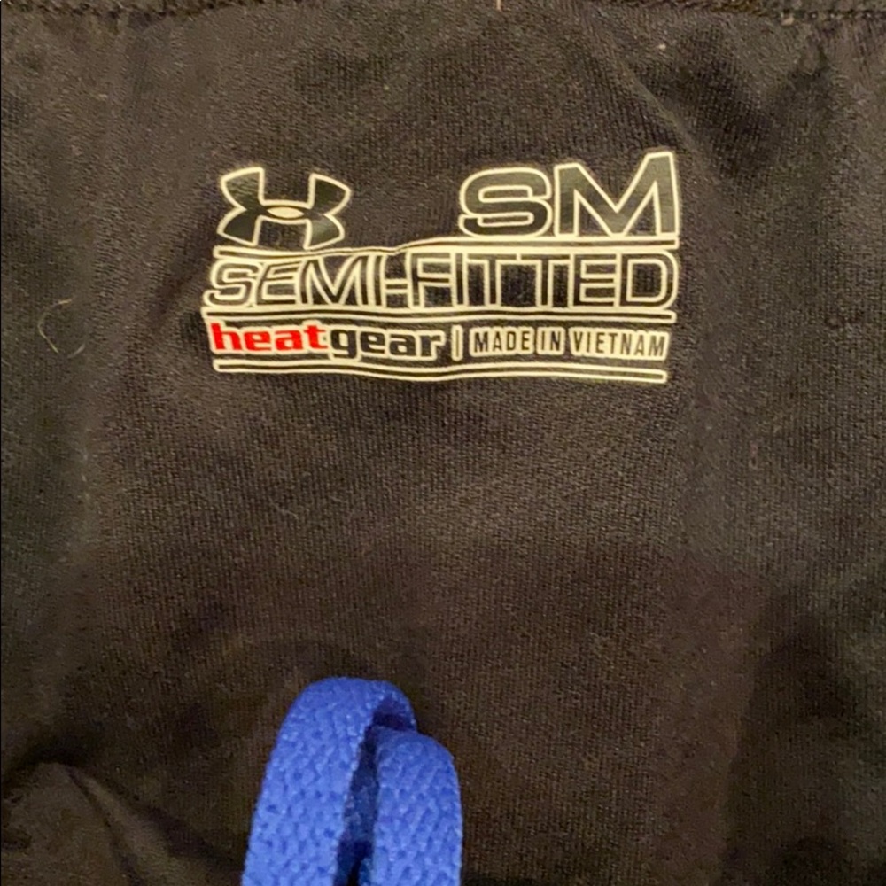 UNDER ARMOUR RUNNING SHORTS - Picture 3 of 4
